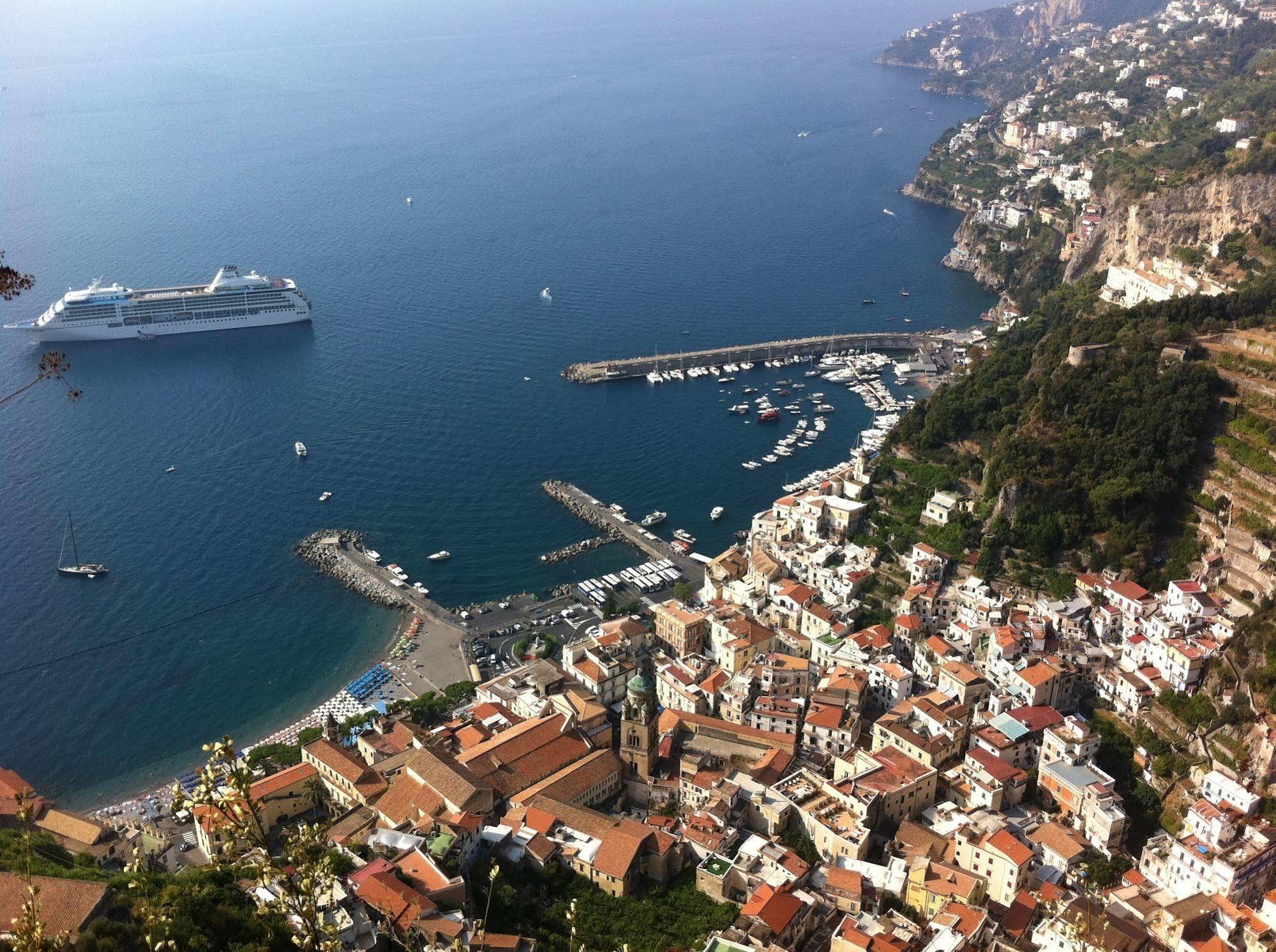 Albergo L'Antico Convitto Amalfi Exterior photo